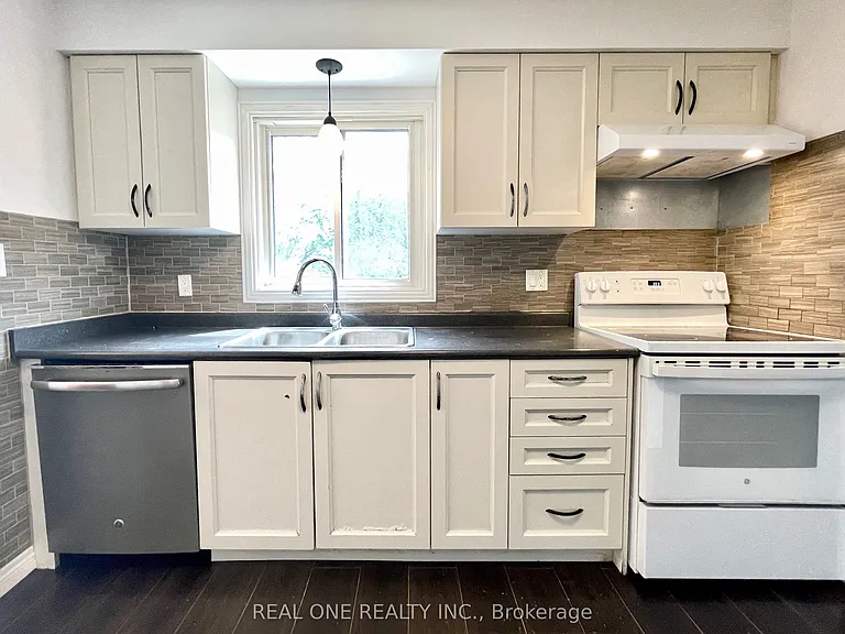 19 Blair Cres — Photo 14