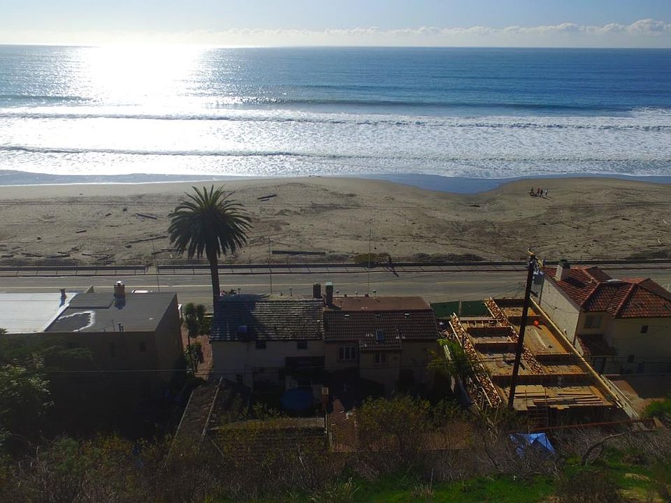 1st image of 415 Beach Dr