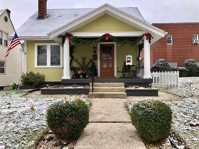 1st image of 216 Hadley Ave