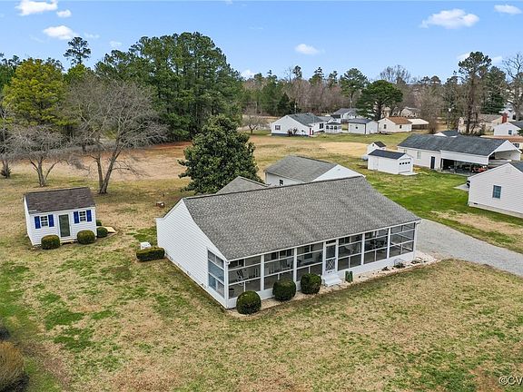 2nd image of 1029 Boaters Way