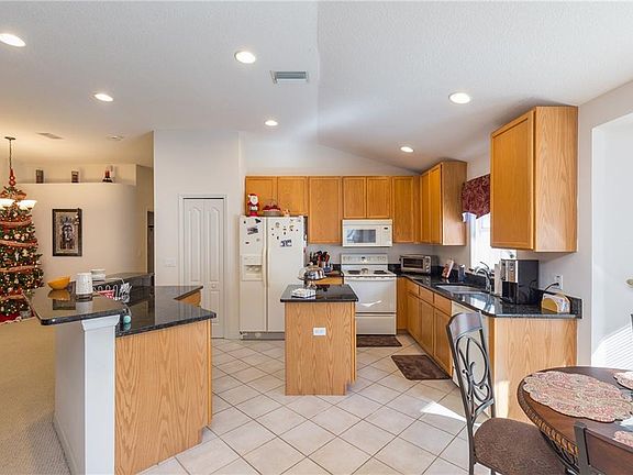 5th image of 9704 Laurel Ledge Dr