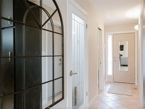 2nd image of 395 Tuscany Cres