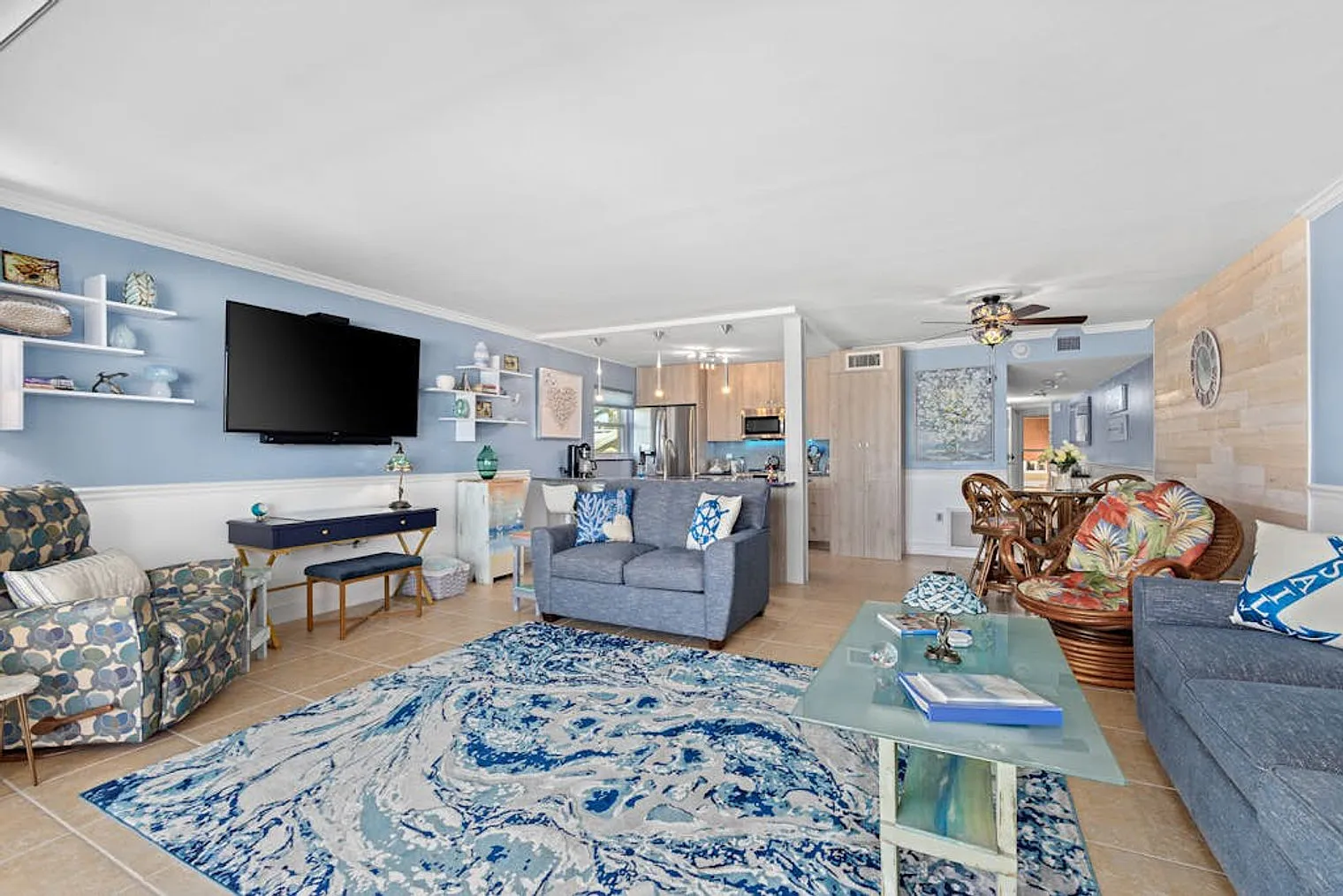 2 bed, 2.0 bath, 1173 sqft, $9,288 — Photo 2