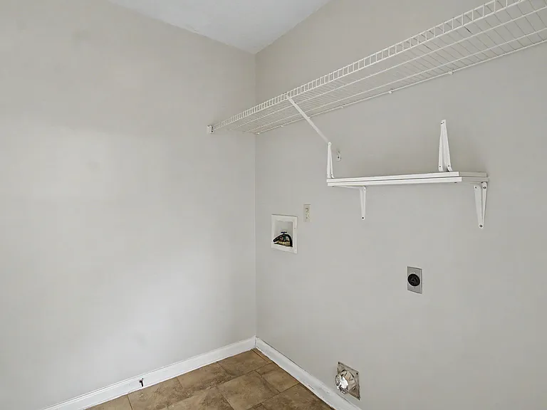 1651 Latham Ct — Photo 12