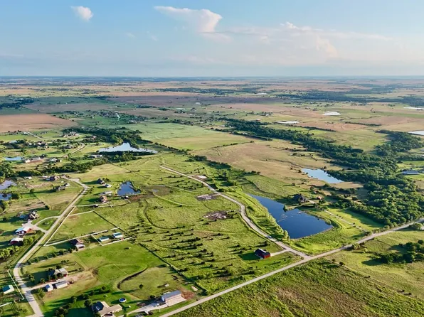 2 E 880th Rd, Cashion, OK 73016