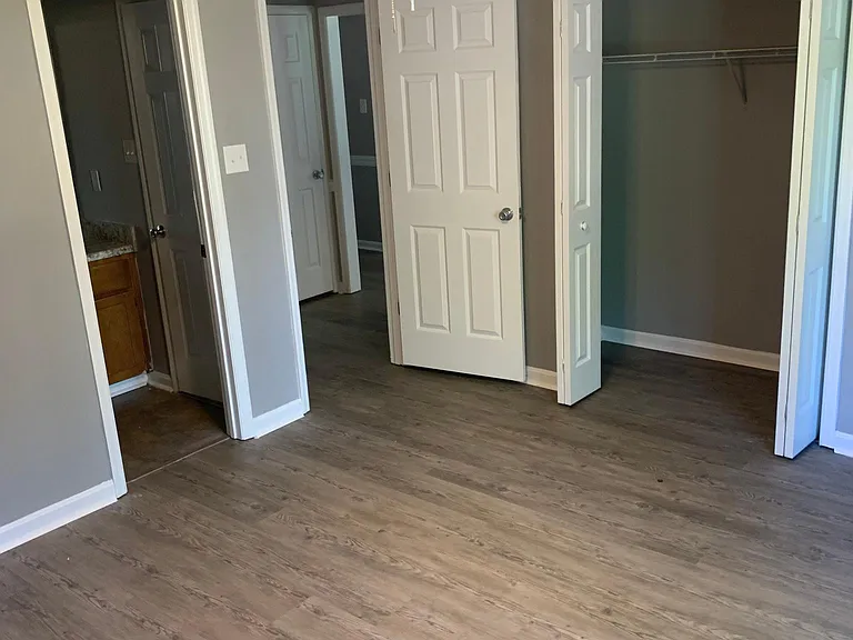 636 Maplewood Dr — Photo 12