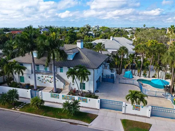345 Madison Dr, Sarasota, FL 34236