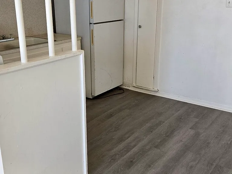 414 E Avenue A #204 — Photo 2