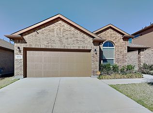 9113 Golden Hollow Ln, Fort Worth, TX 76179