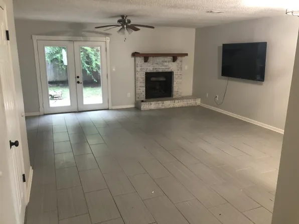 1242 Chee Ln, Tallahassee, FL 32304