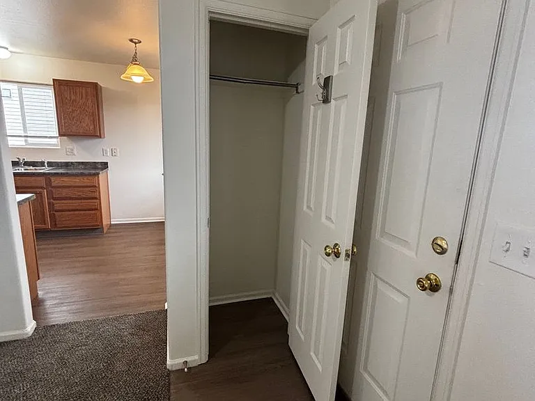 PM 280 - 639 W. 2nd Street — Photo 9
