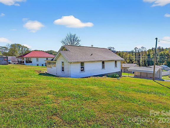 4th image of 360 Old Catawba River Rd