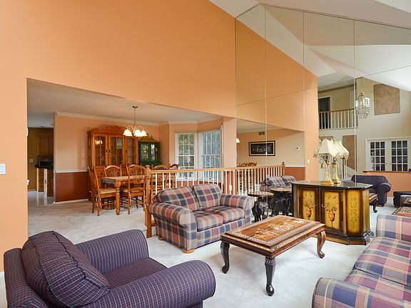 2nd image of 20 Woodbury Ct
