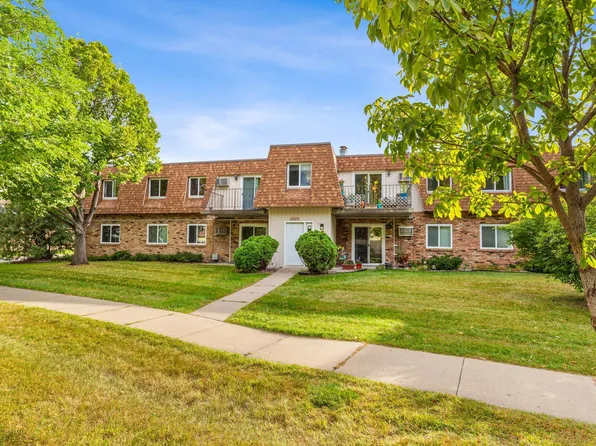 2320 20th Ave S APT 8, Fargo, ND 58103