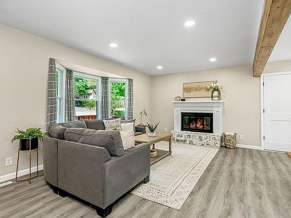 4th image of 5905 E 97th St