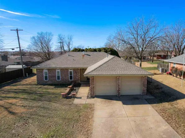 2504 Meadow Ln, Ponca City, OK 74604