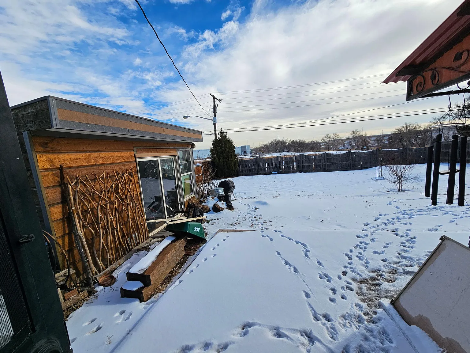 6896 Kidder Dr — Photo 2