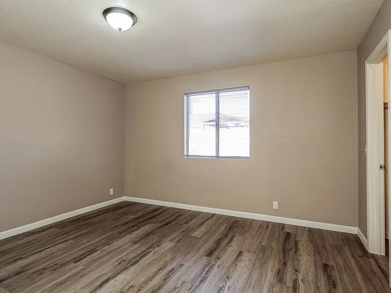 8720 W Tuckey Ln — Photo 13