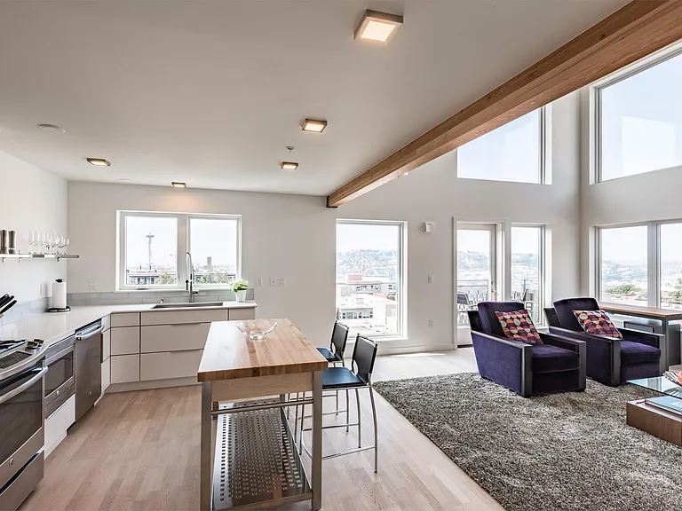 515 Summit Ave E #504 — Photo 3