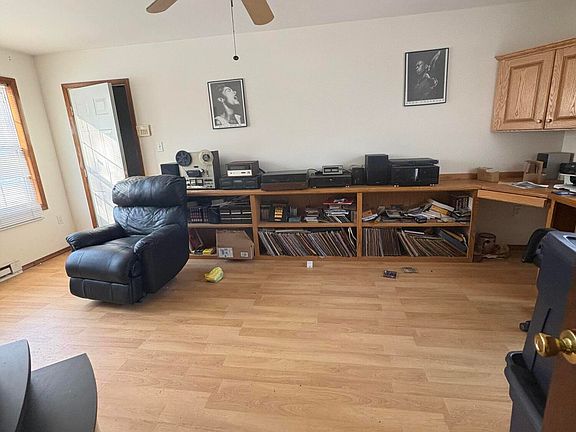 3rd image of 142 Chatham Hill Rd