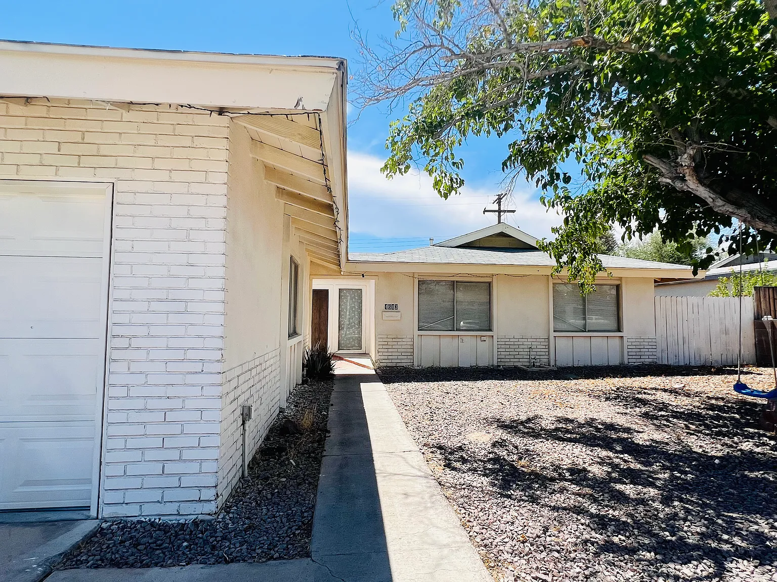 3 bed, 1358 sqft, $1,600 — Photo 2