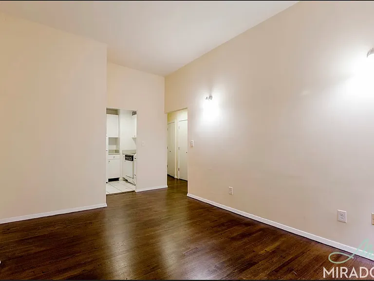 1556 York Ave #2B — Photo 2