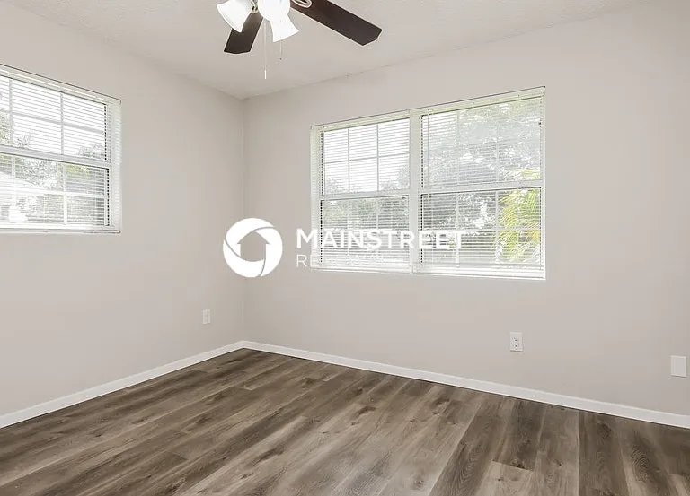 1660 Thoreau St — Photo 13