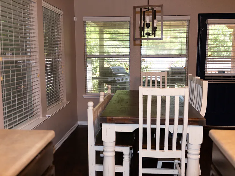 218 Mulberry Dr — Photo 5