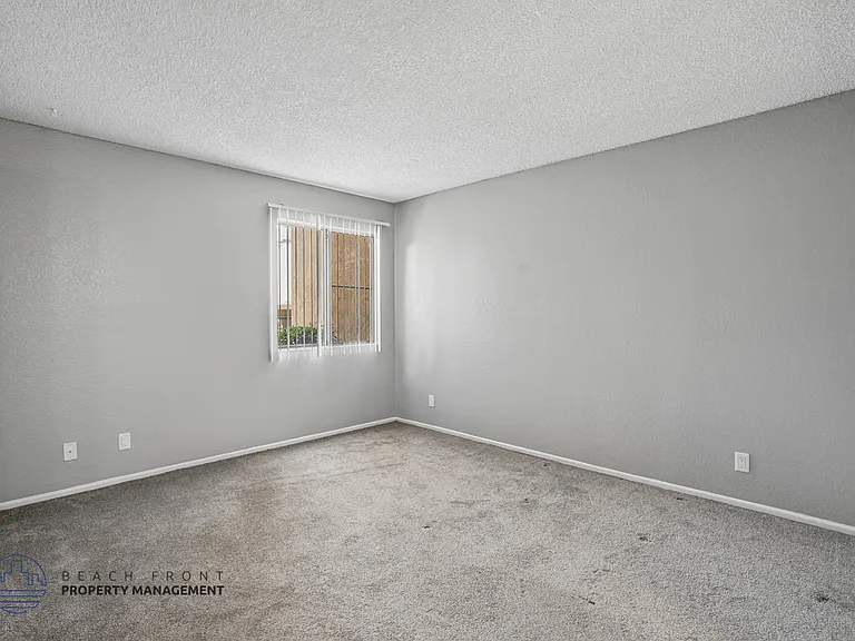 Rollingwood Apartments — Photo 35