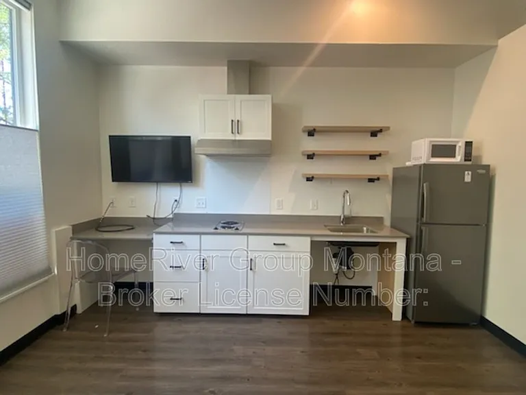 320 Clay St #102 — Photo 4