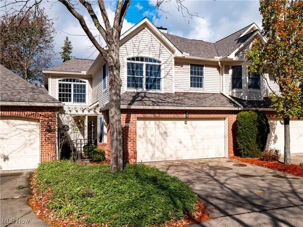 401 Bounty Way APT 232, Avon Lake, OH 44012