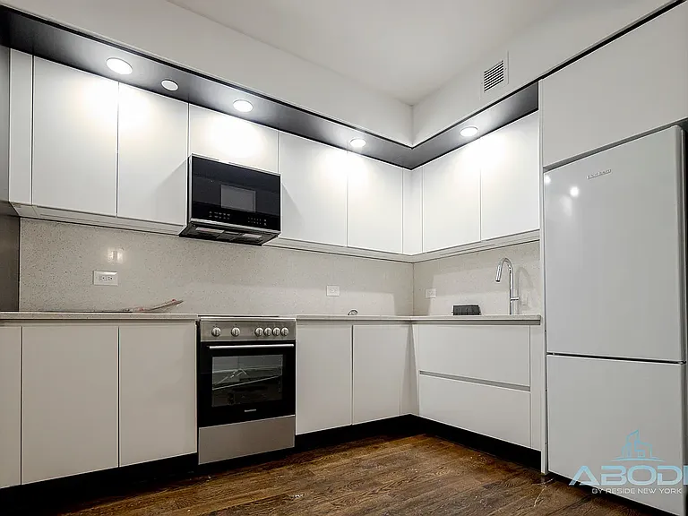154 Lenox Rd #3D — Photo 3