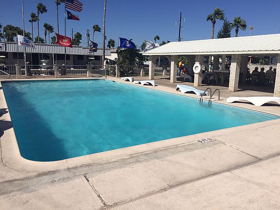 Nice Pool  