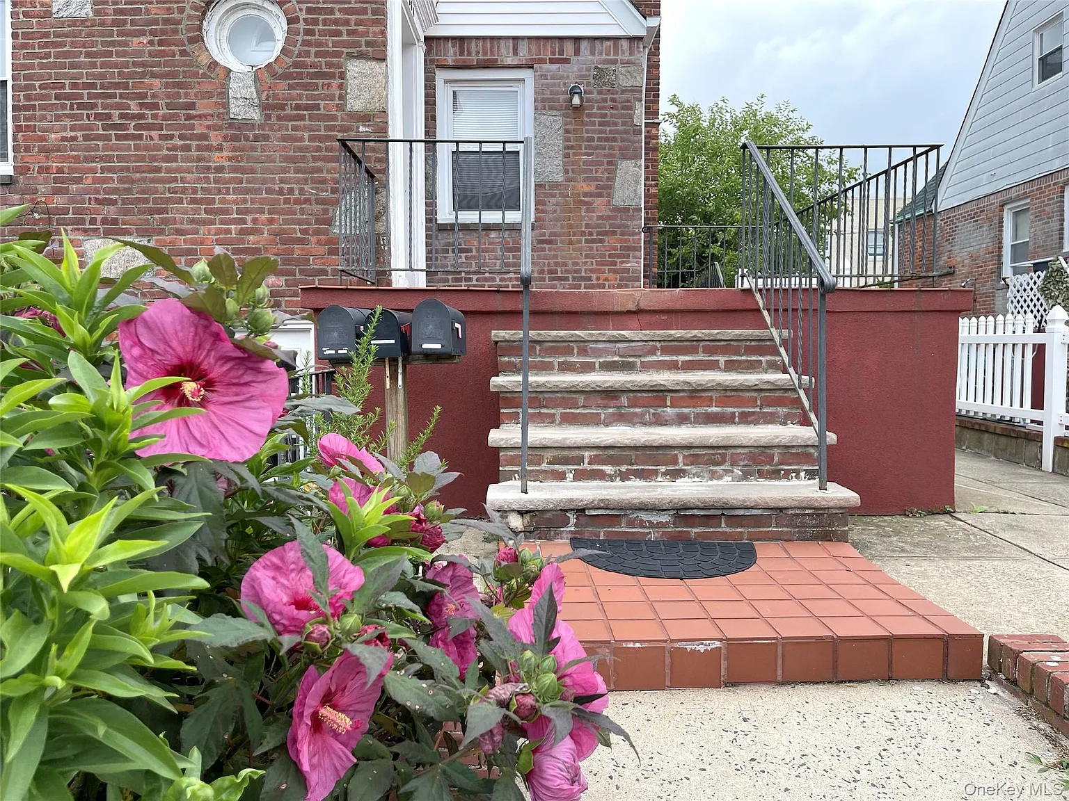 2 bed, 1.0 bath, 950 sqft, $3,200 — Photo 2