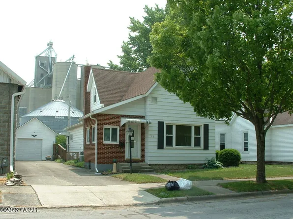 303 W Vine St, Wapakoneta, OH 45895
