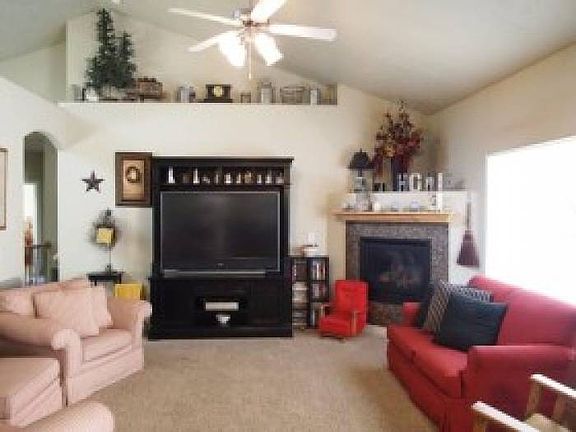 UPSTAIRS FAMILY ROOM