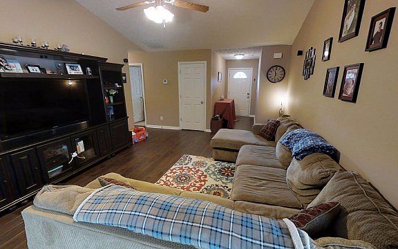 3rd image of 2318 Verona Ct