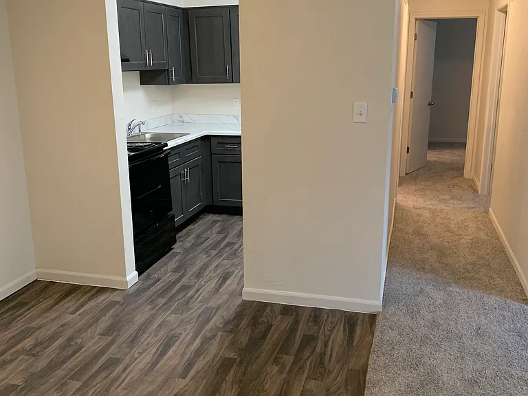 Golfview Apartments — Photo 19