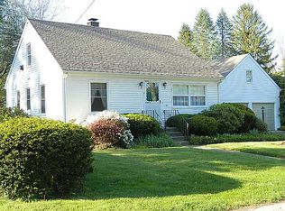 24 Diane Dr, Kingston, RI 02881