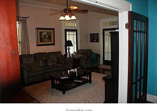 3rd image of 702 N Bremond St