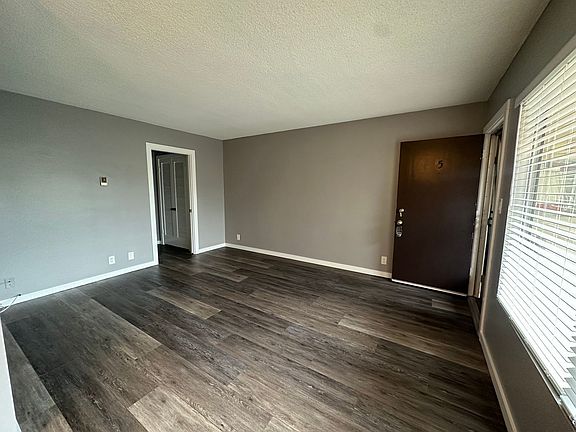 2nd image of 1906 E 1st St APT 5B