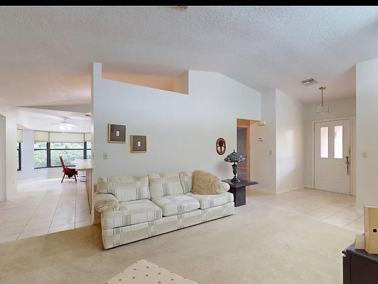 474 Thomas St — Photo 9