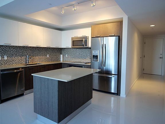 2nd image of 5300 Paseo Dr #306