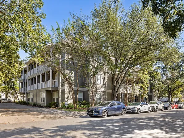 621 SW 10th St APT 210, Gainesville, FL 32601