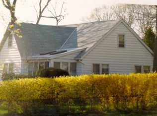 9 Bayard Ave, Bayville, NY 11709