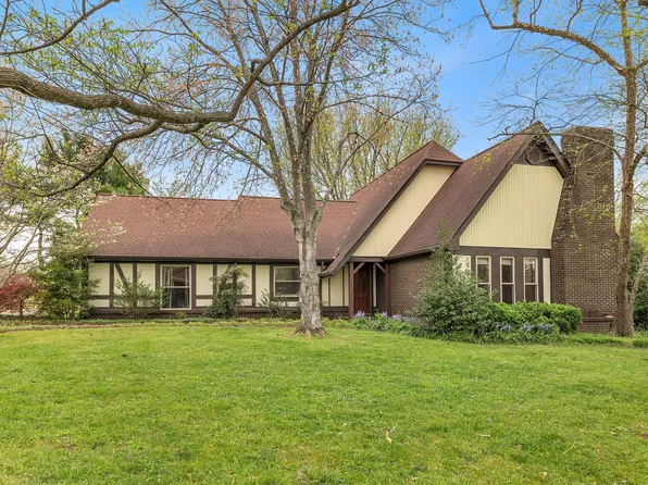 2314 Racquet Club Dr, Murfreesboro, TN 37128