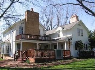 114 S River Rd, McHenry, IL 60051