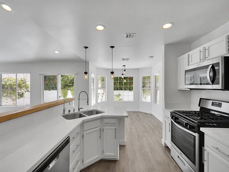 2505 Sea Venture Dr — Photo 23