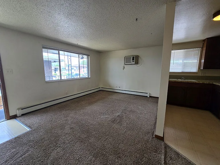 1430 Emery — Photo 5