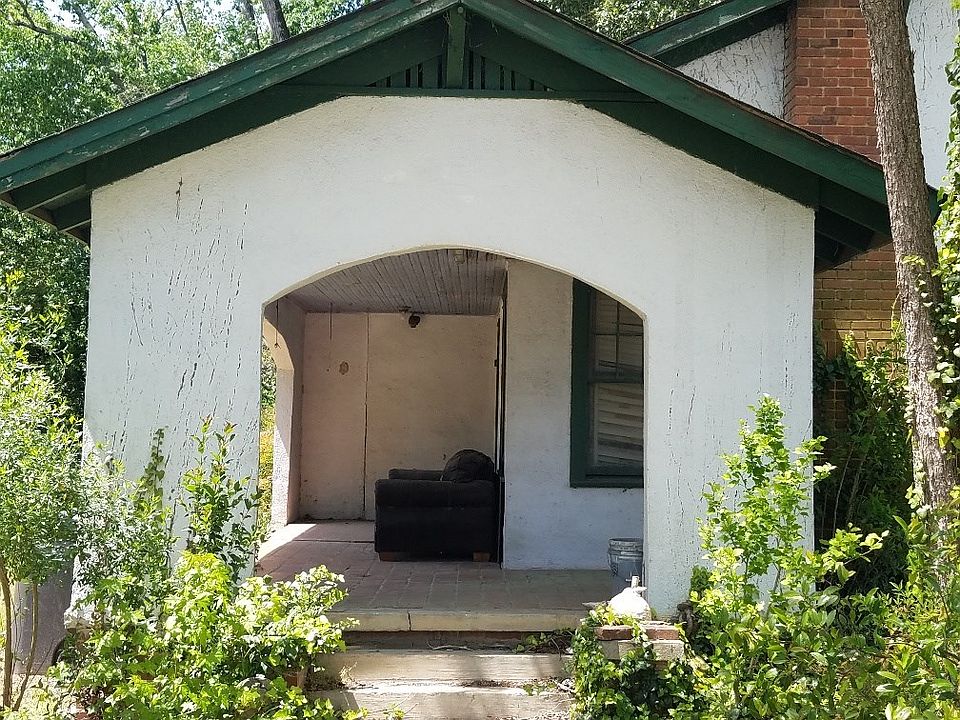 2nd image of 3315 Milledgeville Rd